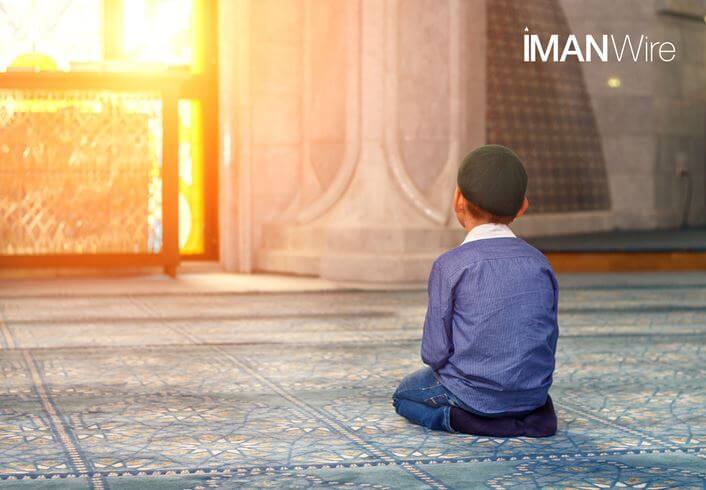 Hukum Membawa Anak Kecil Ke Masjid dan Bermain di Masjid