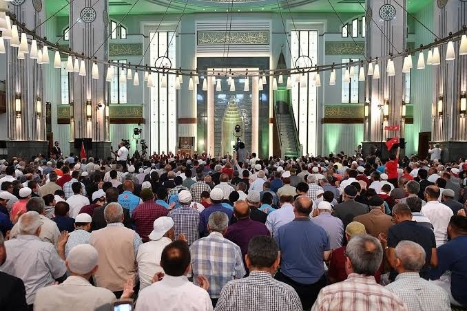 30+ Kumpulan Ayat Tentang Sholat Dalam Al Quran & Tanya Jawab